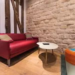 Le Marais - Place Des Vosges - Tournelles 86